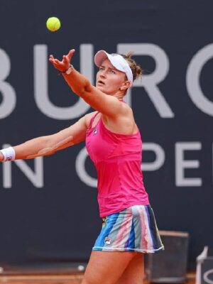 Barbora Krejcikova tennis serve